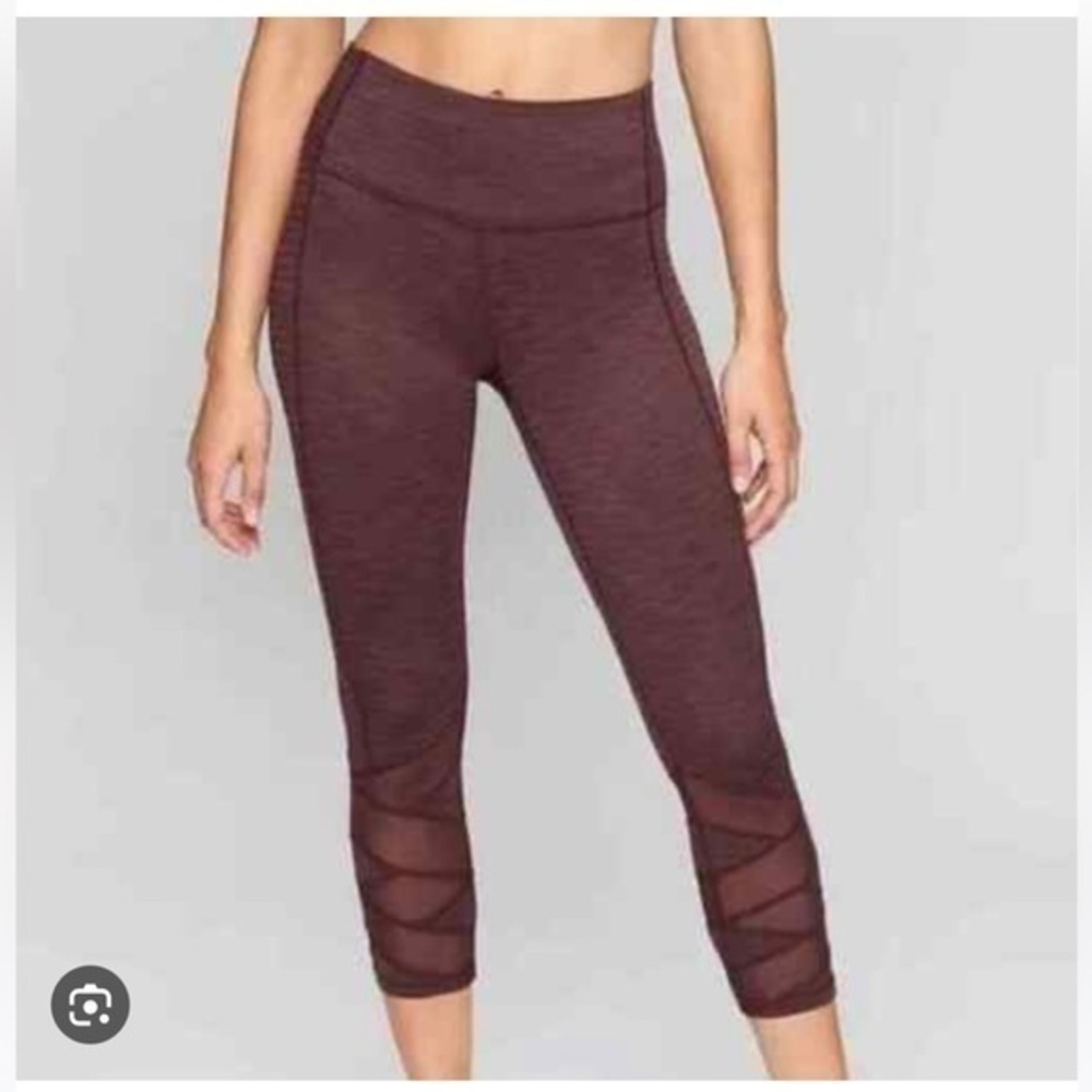Athleta‎ mantra Jacquard mesh Capri burgundy